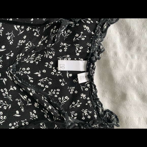 BP women’s XS high low floral blouse - Picture 3 of 7